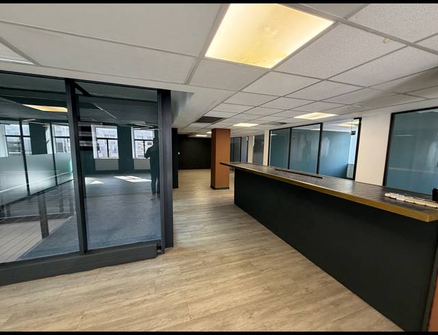 168M² BUILDING TO LET IN CAPE TOWN CITY CENTRE